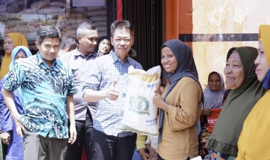 Bupati Rohil Resmi Salurkan Cadangan Beras Pemerintah Tahun 2023 Guna Penanganan & Pencegahan Stunting