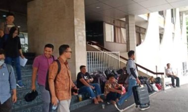 Koper Penuh Dokumen, Apakah KPK Bidik Mantan Gubernur Dan Kadis PUPR? 