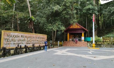 Pesona Destinasi Wisata Lokasi Bersejarah di Aceh Barat  'Makam Teuku Umar'