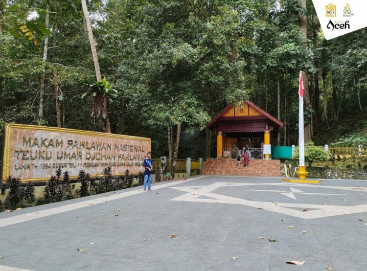 Pesona Destinasi Wisata Lokasi Bersejarah di Aceh Barat  'Makam Teuku Umar'