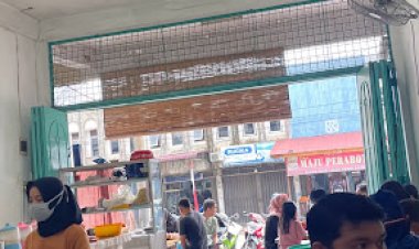 Kelezatan Cita Rasa dari "Mie Kocok" yang Diserbu Kalangan Tua & Muda