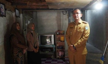 Pj Bupati Aceh Selatan Tinjau Rumah Fakir Miskin di Kec. Samadua