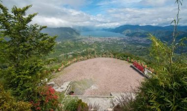 Wisata Pantan Terong di Aceh Tengah, Panorama Danau Lut Tawar dari Atas Bukit
