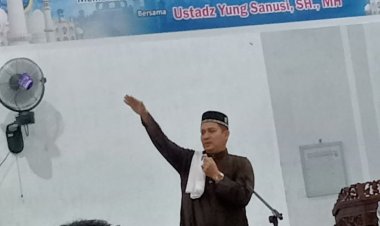 Peringati Isra Mi'raj tahun 1446 H, ustadz Yung Sanusi Sampaikan Tausyiah Di masjid At Taubah kecamatan Bathin Salopan 